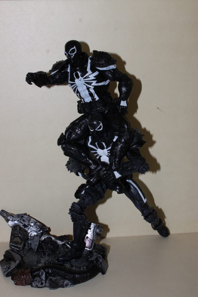 Agent Venom Figure Double Feature Review: Marvel Select vs Marvel ...